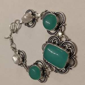 Chalcedony and pearl bracelet
